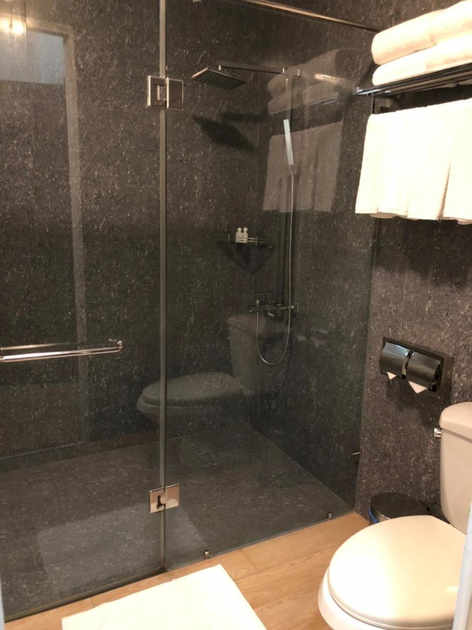 Chau Pho Hotel Чау Док Екстериор снимка