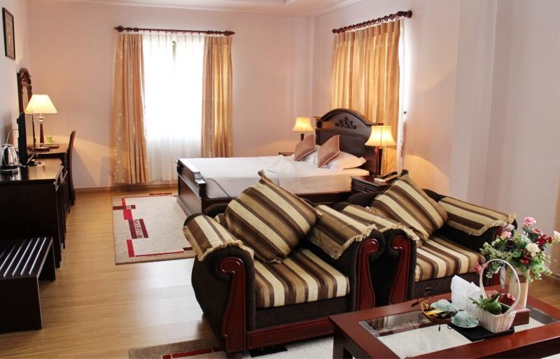 Chau Pho Hotel Чау Док Екстериор снимка