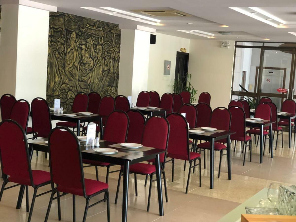 Chau Pho Hotel Чау Док Екстериор снимка
